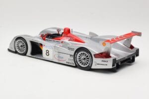 Audi R8 LMP900 #8 Audi Sport Team Joest F. Biela / E. Pirro / T. Kristensen 24 Hours of Le Mans 2000 Maisto 1:18 38899 Métal — image 5 sur 6
