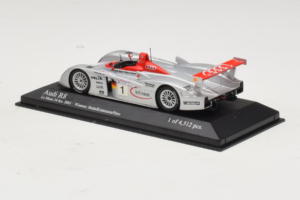 Audi R8 LMP #1 F. Biela / E. Pirro / T. Kristensen 24 Hours of Le Mans Winner 2001 Minichamps 1:43 400011201 Métal — image 3 sur 4