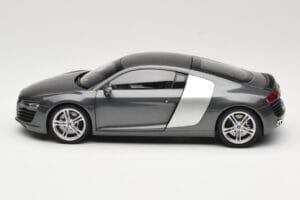 Audi R8 Type 42 4.2 Daytona Grey Kyosho 1:18 5010618425 Métal — image 4 sur 8