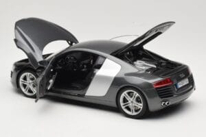 Audi R8 Type 42 4.2 Daytona Grey Kyosho 1:18 5010618425 Métal — image 5 sur 8