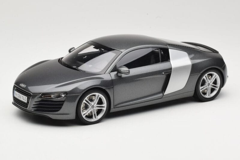Audi R8 Type 42 4.2 Daytona Grey Kyosho 1:18 5010618425 Métal