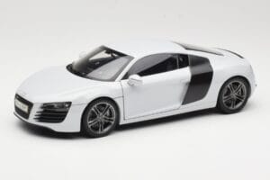 Audi R8 Type 42 Suzuka Grey Kyosho 1:18 09213SG Métal