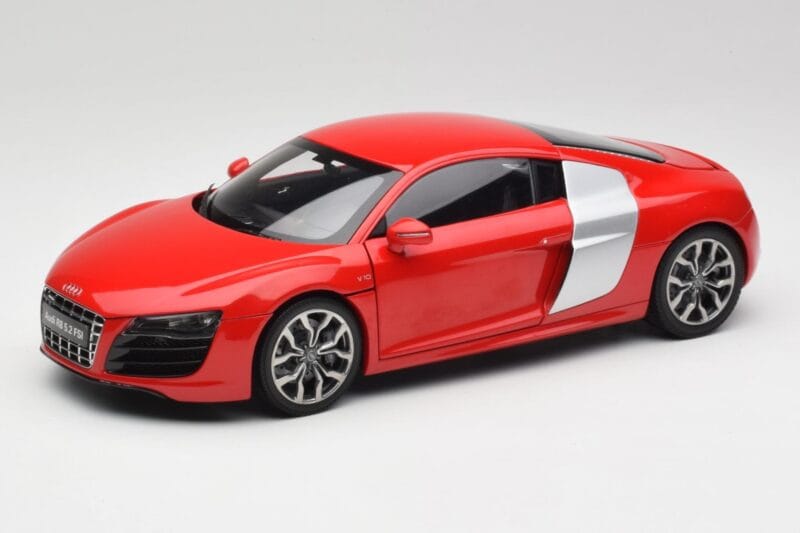 Audi R8 V10 Brilliant Rouge Kyosho 1:18 09216RR Métal