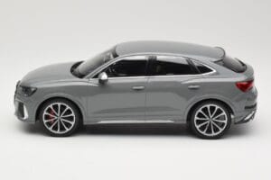 Audi RS Q3 F3 Sportback Gris Minichamps 1:18 155018100 Métal — image 3 sur 6