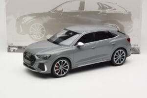 Audi RS Q3 F3 Sportback Gris Minichamps 1:18 155018100 Métal — image 6 sur 6