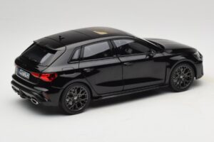 Audi RS3 8Y Sportback Myth Black Norev 1:18 188388 Métal — image 3 sur 8