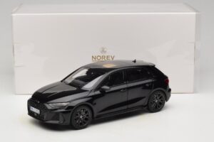Audi RS3 8Y Sportback Myth Black Norev 1:18 188388 Métal — image 8 sur 8