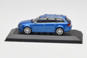 Audi RS4 B7 Avant Blue Metallic Minichamps 1:43 AUDI010 Métal