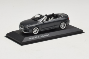 Audi RS5 B8 Cabriolet Daytona Gray Minichamps 1:43 5011215323 Métal — image 2 sur 4