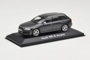 Audi RS6 C5 Avant Daytona Grey Minichamps 1:43 5010710233 Métal — image 2 sur 4