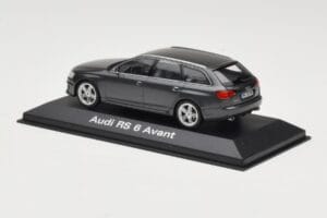 Audi RS6 C5 Avant Daytona Grey Minichamps 1:43 5010710233 Métal — image 3 sur 4