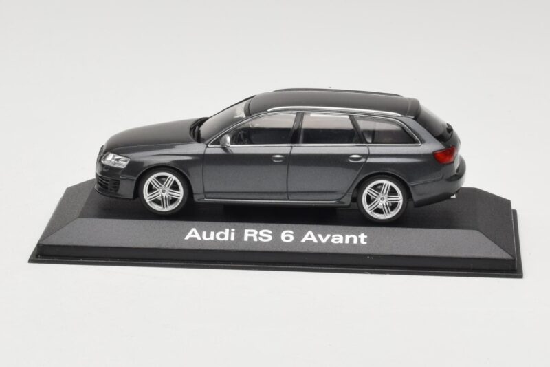 Audi RS6 C5 Avant Daytona Grey Minichamps 1:43 5010710233 Métal