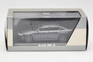 Audi RS6 C6 Daytona Grey Minichamps 1:43 5010810123 Métal — image 4 sur 4