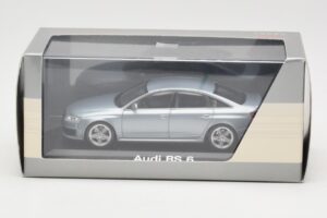 Audi RS6 C6 Monza Silver Minichamps 1:43 5010810113 Métal — image 4 sur 4