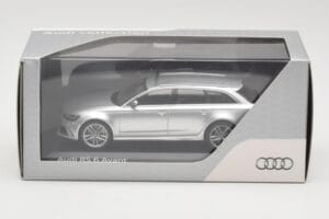 Audi RS6 C7 Avant Prisma Silver Minichamps 1:43 5011216213 Métal — image 4 sur 4