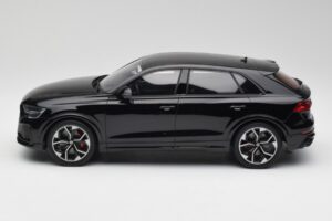 Audi RSQ8 Night Noir GT Spirit 1:18 GT305 Résine — image 3 sur 6