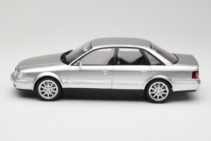 Audi S4 C4 4.2 V8 Crystal Silver Otto 1:18 OT464 Résine — image 3 sur 6