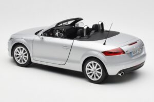 Audi TT 8J Roadster Argent Clair Minichamps 1:18 5010500515 Métal — image 7 sur 8