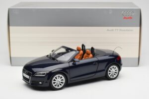 Audi TT 8J Roadster Bleu Mer Profonde Minichamps 1:18 5010500525 Métal — image 8 sur 8