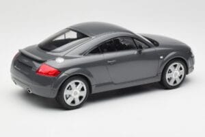 Audi TT 8N Coupé Grey Metallic Minichamps 1:18 155017020 Métal — image 2 sur 6