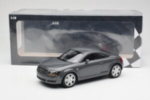 Audi TT 8N Coupé Grey Metallic Minichamps 1:18 155017020 Métal — image 6 sur 6