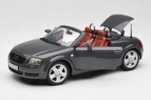 Audi TT 8N Roadster Gris Maisto 1:18 50346 Métal — image 2 sur 8