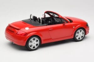 Audi TT 8N Roadster Rouge Minichamps 1:18 155017032 Métal — image 2 sur 6