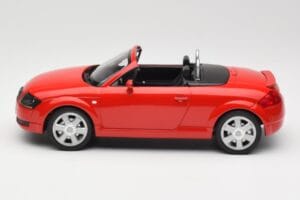 Audi TT 8N Roadster Rouge Minichamps 1:18 155017032 Métal — image 3 sur 6