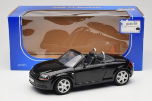 Audi TT 8N Roadster Noir Revell 1:18 8980 Métal — image 8 sur 8