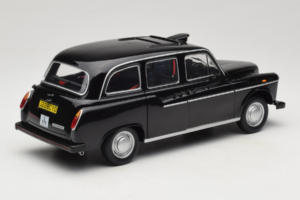 Austin FX4 London Taxi Noir Minichamps 1:18 180136000 Métal — image 3 sur 8