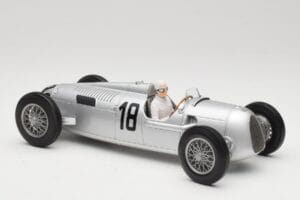 Auto Union Typ C #18 B. Rosemeyer Internationales Eifelrennen Nürburgring Winner 1936 Minichamps 1:18 155361018 Métal — image 4 sur 6