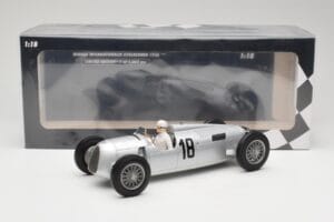 Auto Union Typ C #18 B. Rosemeyer Internationales Eifelrennen Nürburgring Winner 1936 Minichamps 1:18 155361018 Métal — image 6 sur 6