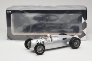 Auto Union Type C #57 H. Stuck Winner Shelsley Walsh Hill Climb 1936 Minichamps 1:18 155361057 Métal — image 6 sur 6