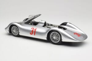 Auto Union Typ C Stromlinie #31 B. Rosemeyer 1937 Argent Revell 1:18 08436 Métal — image 5 sur 8