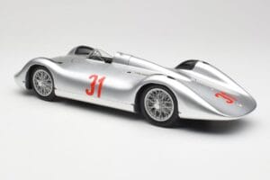 Auto Union Typ C Stromlinie #31 B. Rosemeyer 1937 Argent Revell 1:18 08436 Métal — image 7 sur 8