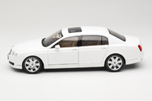 Bentley Continental Flying Spur Blanc Minichamps 1:18 100139461 Métal — image 4 sur 8