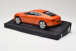 Bentley Continental GT Orange Metallic Minichamps 1:18 100139921 Métal — image 7 sur 8