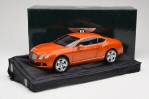 Bentley Continental GT Orange Metallic Minichamps 1:18 100139921 Métal — image 8 sur 8