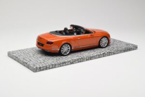 Bentley Continental GT Speed Cabriolet Orange Metallic Minichamps 1:18 107139430 Métal — image 2 sur 6