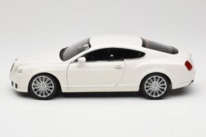 Bentley Continental GT Blanc Minichamps 1:18 100139621 Métal — image 4 sur 8