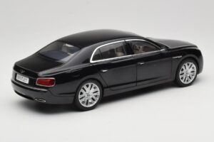 Bentley Flying Spur W12 Onyx Black Kyosho 1:18 08891NX Métal — image 3 sur 8
