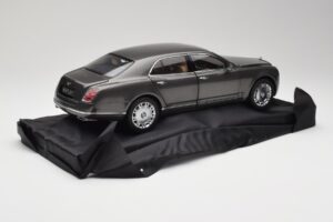 Bentley Mulsanne Brodgar Metallic Minichamps 1:18 BL843 Métal — image 3 sur 8