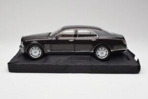 Bentley Mulsanne Burnt Oak Minichamps 1:18 100139905 Métal — image 4 sur 8