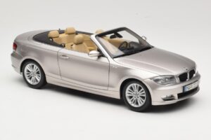 BMW 1 Series E88 Cabriolet Mineral Silver Metallic Kyosho 1:18 80430427020 Métal — image 6 sur 8