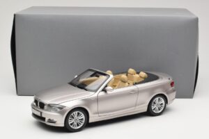 BMW 1 Series E88 Cabriolet Mineral Silver Metallic Kyosho 1:18 80430427020 Métal — image 8 sur 8