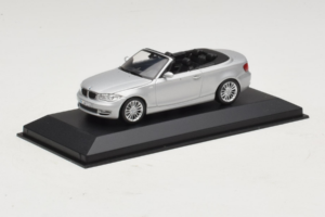 BMW 1-Series E88 Cabriolet Titan Silver Minichamps 1:43 80420427037-R1 Métal — image 2 sur 5