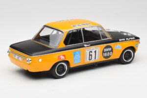 BMW 1600-2 BMW Alpina #61 R. Herzog / N. Lauda DNF 6 Hours Nurburgring 1970 Minichamps 1:18 155702661 Métal — image 2 sur 6