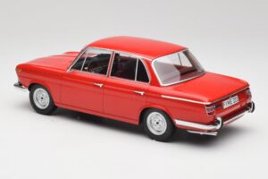 BMW 1800 Ti Carmin Rouge Minichamps 1:18 107024001 Métal — image 5 sur 6