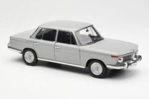 BMW 1800 TiSA Bernina Gris AUTOart 1:18 70621 Métal — image 6 sur 8