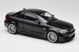 BMW 1M Coupe E82 Black Metallic Minichamps 1:18 110020021 Métal — image 6 sur 8